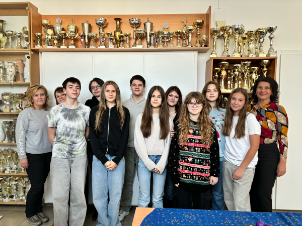 Angolos sikerek a Dobó István Gimnázium tantárgyi versenyén