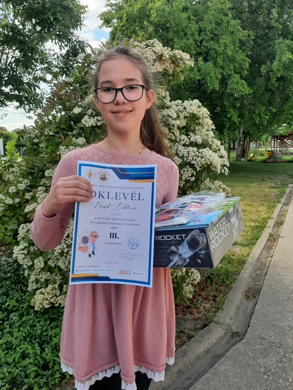 Novák Viktória és Czipó Hanna a XII. Földi János Országos Természettudományi verseny döntőjében