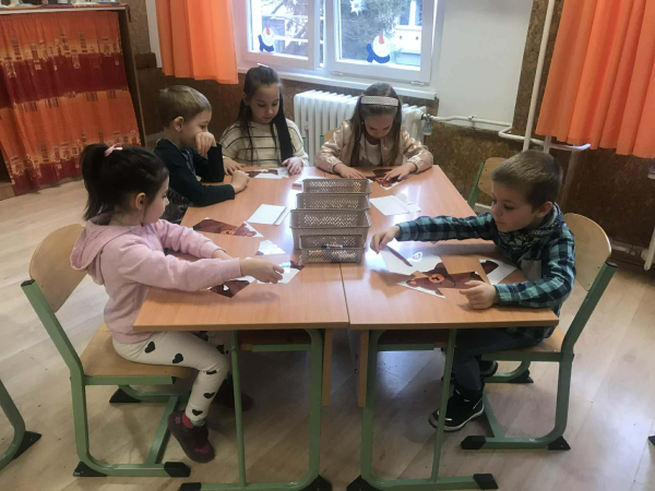 Hívogat az Eszterházy” – Ovisokkal telt meg a Bartók tér!