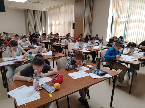 Diákjaink kiemelkedő ereményei a Kenguru Matematikaversenyen