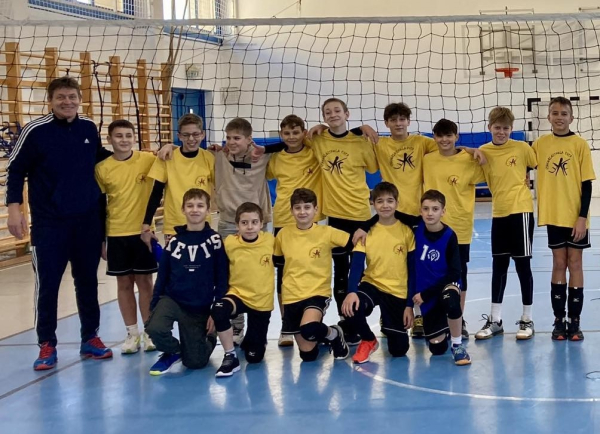 Iskolánk fiú röplabdacsapata két korcsoportban is élről várja a megyei diákolimpiai döntő tavaszi fordulóját!