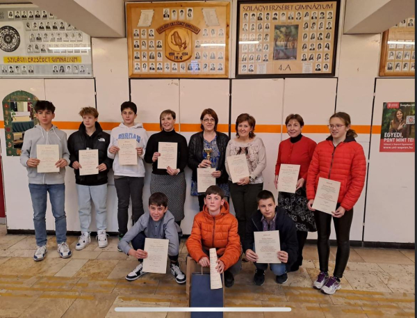 Éremeső a Szilágyi Erzsébet Gimnázium tehetségkutató versenyein