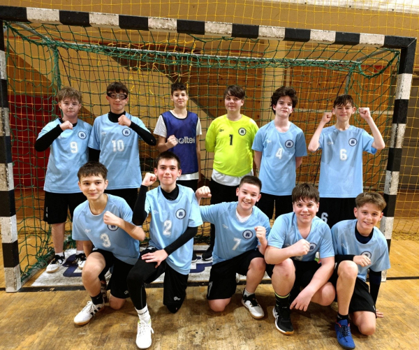 Megyei döntőben az Eszterházy Károly Katolikus Egyetem Gyakorlóiskolájának III. korcsoportos fiú kézilabda csapata