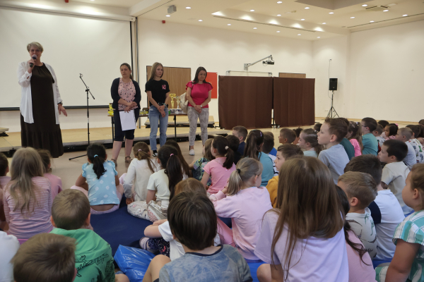 Diákközgyűlés, 2. félévi eredményeink a Bartók téren🙂