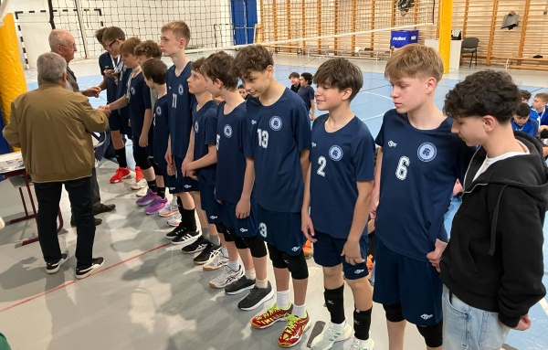 Sikeres hazai országos elődöntőn vannak túl iskolánk fiú röplabdázói.