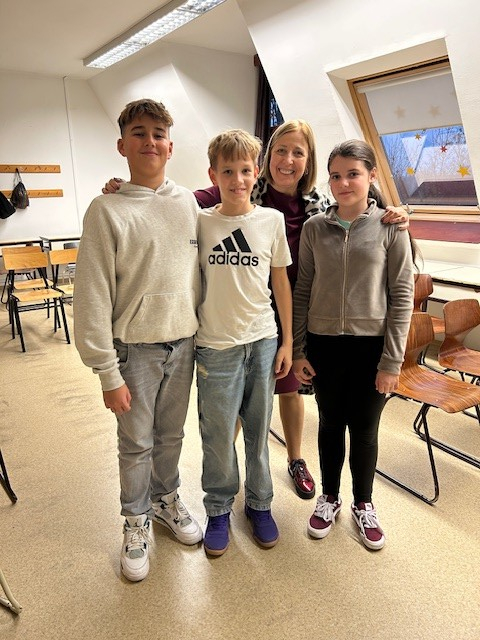 Holiday Heroes – Országismereti versenyen a 6.b-sek